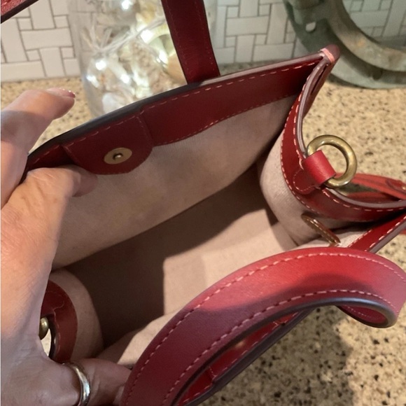 Upwoven leather and glove tanned leather - Picture 8 of 9